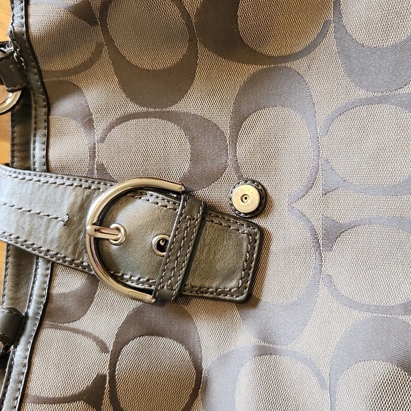 Coach Shoulder Bag - Picture 12 of 14